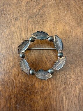 Vintage Signed Copper by Bell Trading Co. Textured Leaf Wreath Brooch Tourist